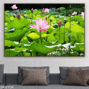 Tranh Hoa sen là biểu tượng của sự thanh cao và thuần khiết.