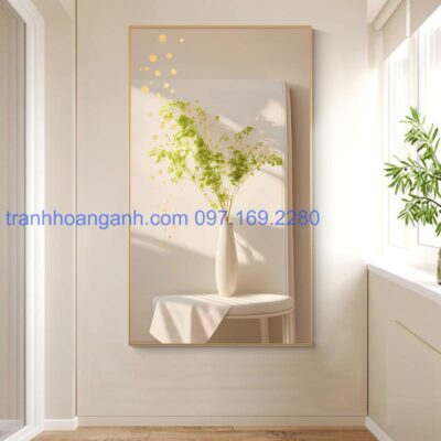 Tranh dọc hiện đại trắng tinh khôi họa tiết chậu hoa